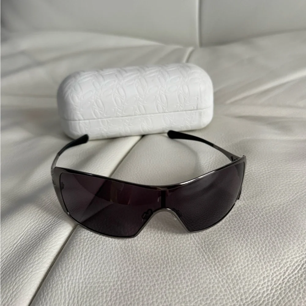 Oakley Dart Unisex Shield Sunglasses